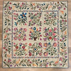 Handmade Heirloom Quilt- Spring Bouquet Laundry Basket Applique Finished